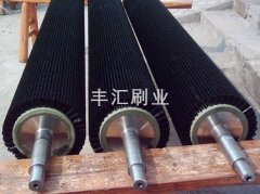 钢丝刷辊与清洗毛刷辊要采用